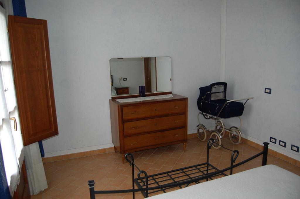 Valiano Agriturismo "Le Rondinelle" חדר תמונה